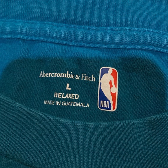 A teal Charlottes Hornets, Large tee shirt - Picture 4 of 4